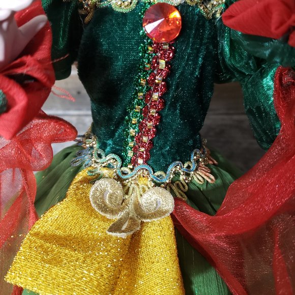 The Bombay Company Christmas Angel - Tree Topper - 16" - Porcelain - Picture 5 of 10